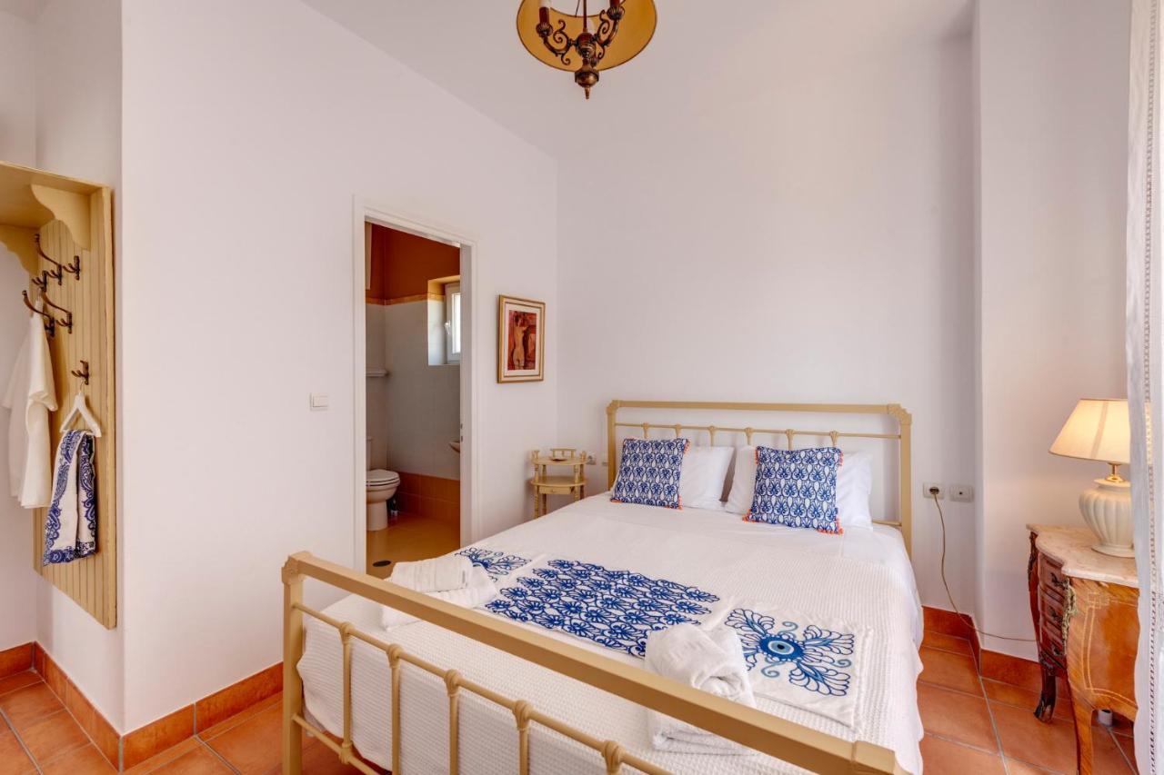 Cycladic Aura - Traditional Holiday Cottage Finikas  Bagian luar foto